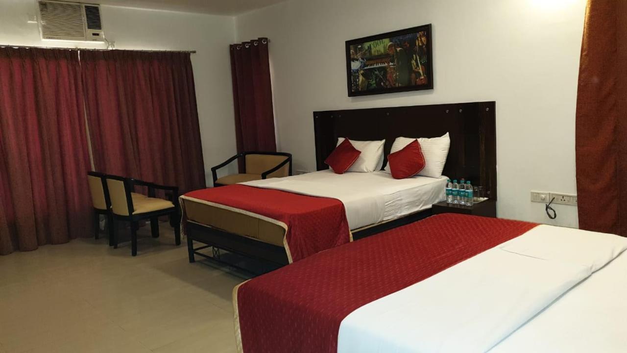 Resort Silver Hills Lonavala Ngoại thất bức ảnh