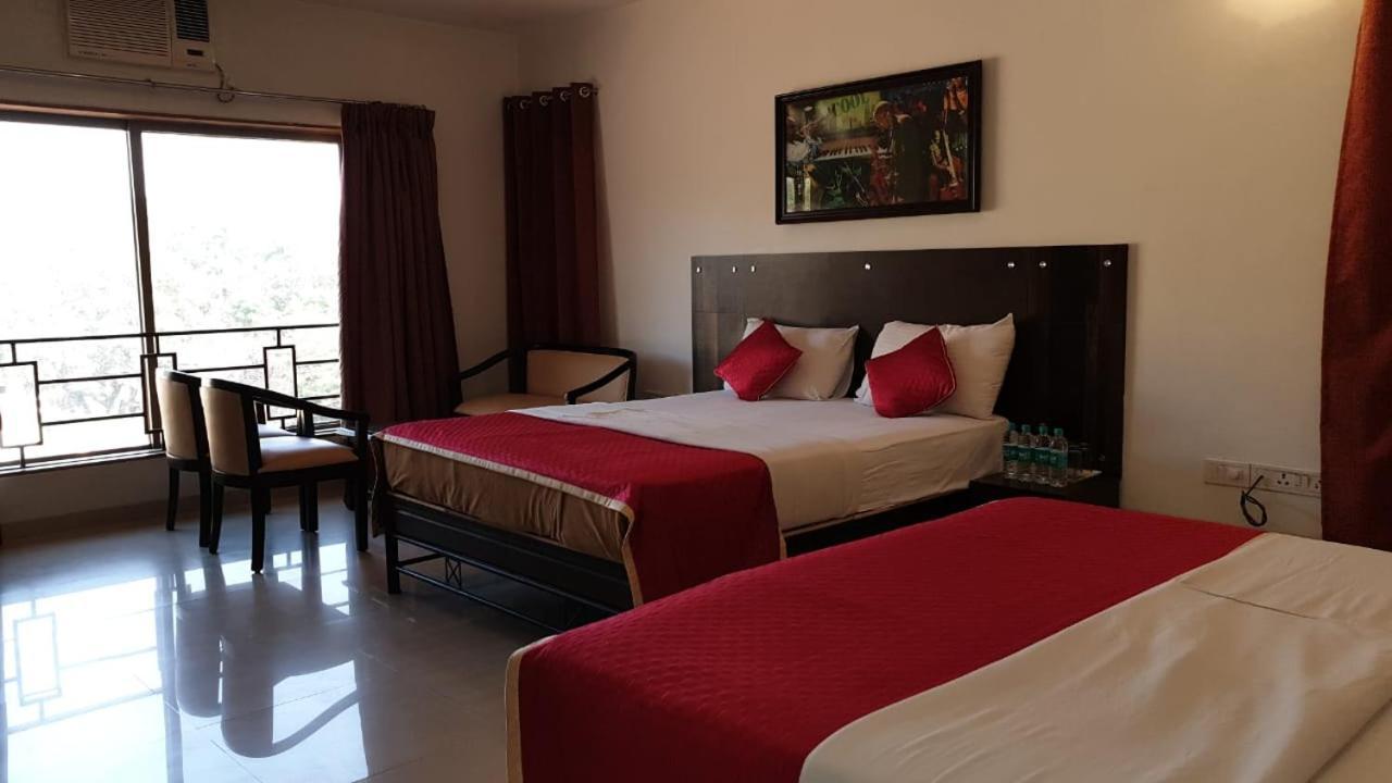 Resort Silver Hills Lonavala Ngoại thất bức ảnh