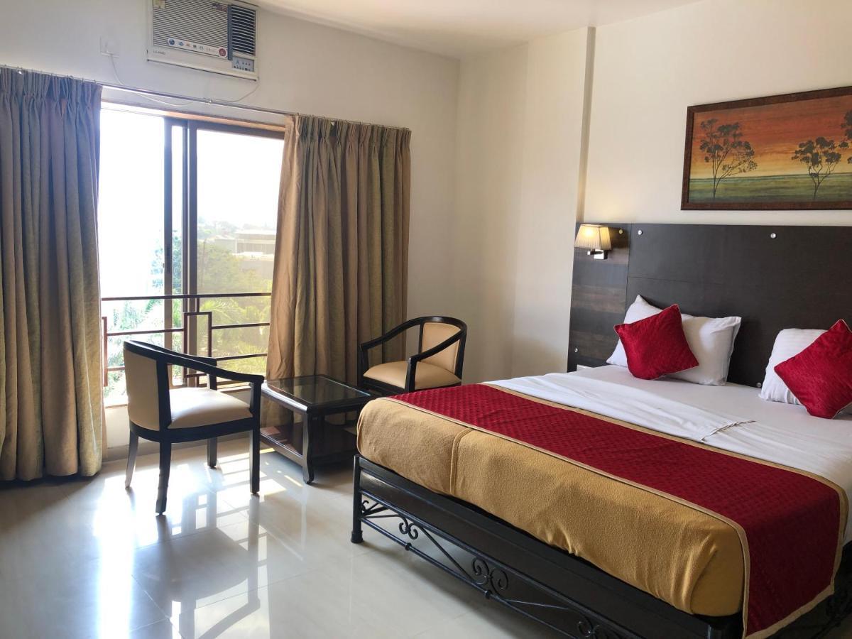 Resort Silver Hills Lonavala Ngoại thất bức ảnh