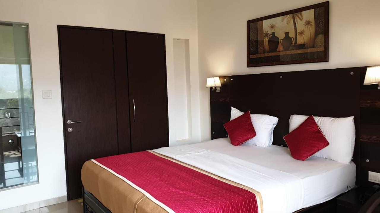 Resort Silver Hills Lonavala Ngoại thất bức ảnh